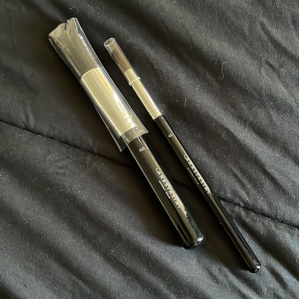 Anastasia Beverly Hills Brush duo